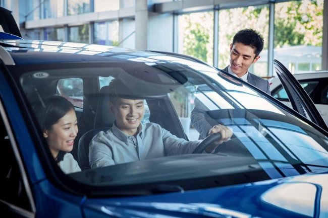 聚焦兩會|平安租賃 扎根汽車生態(tài) 激活汽車消費(fèi)潛力
